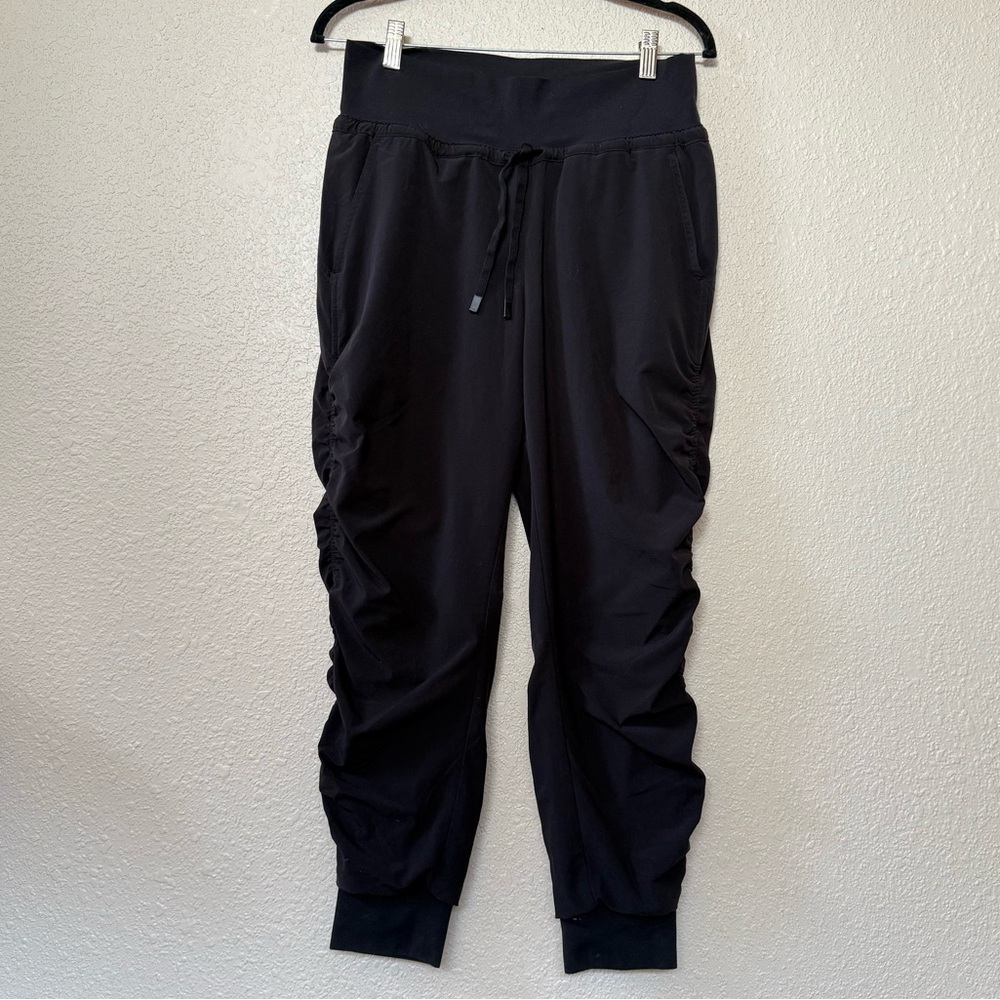 Athleta Black Attitude Lined Ruched Side Pants Size 4
